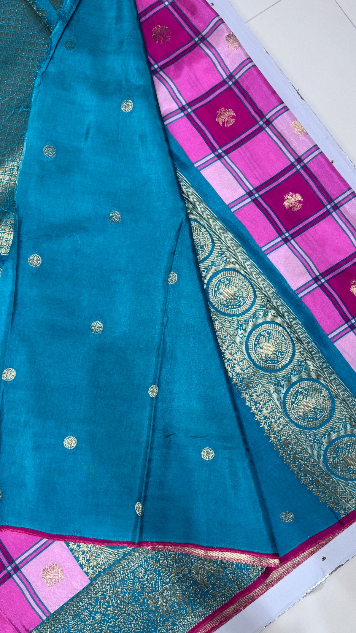 Checks Viscose Crepe Saree