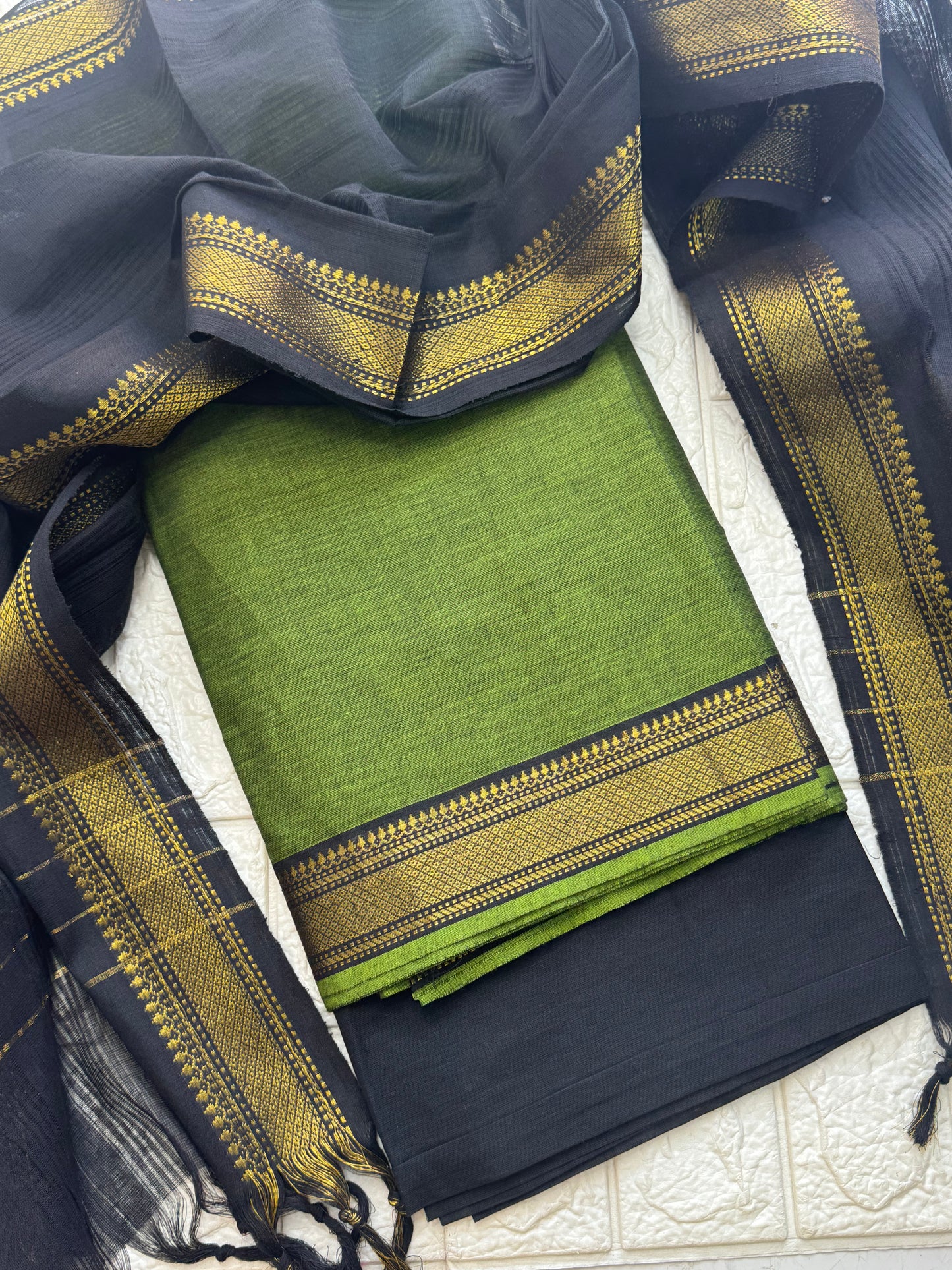 Mangalgiri Cotton Unstitched Salwar Suit