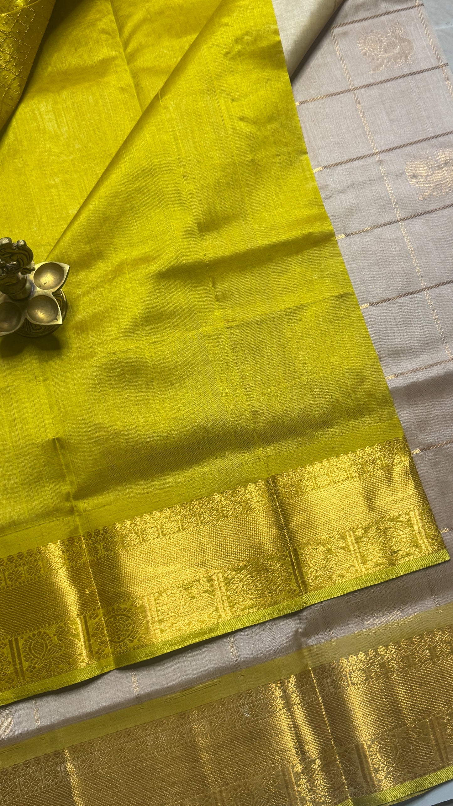 Mayil & Chakram Butta Pure Silk Cotton Saree
