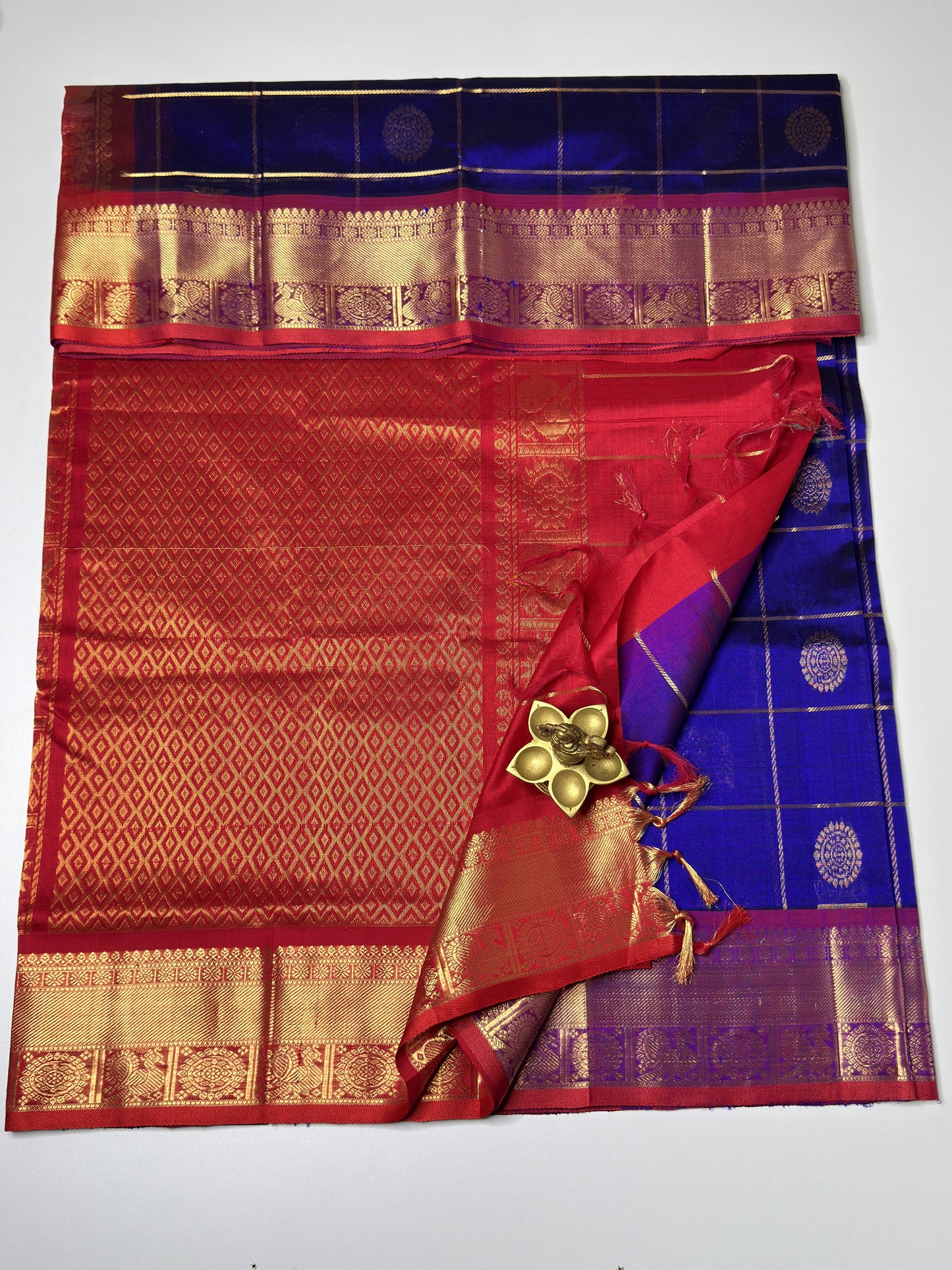 Mayil Chakram Silk Cotton Saree