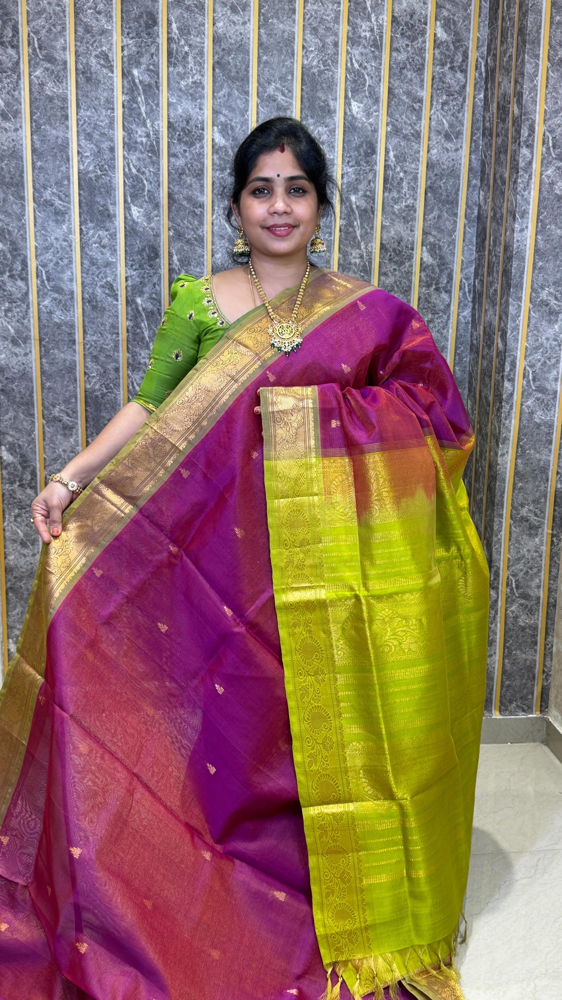 Comment “link” to get the direct 🔗 

Shop online and get 5% Discount. 

Pure Silk Cotton Saree Ligh