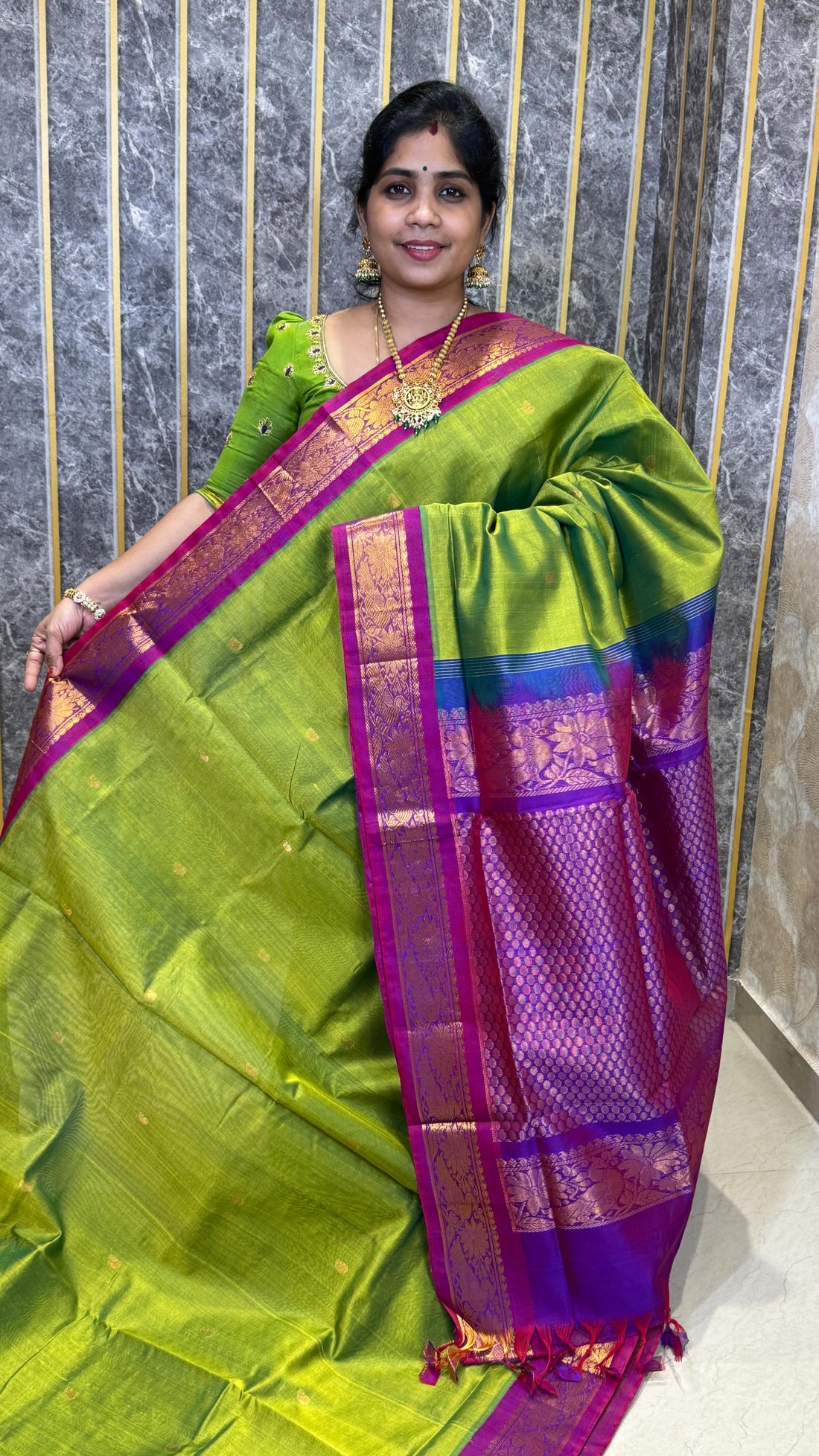 Comment “link” to get the direct 🔗 

Pure Silk Cotton Saree Light up your festive look with our exc