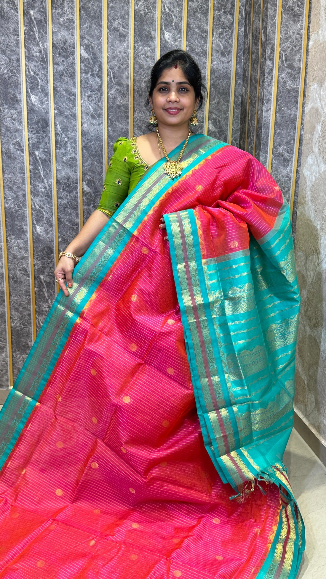 Comment “link” to get the direct 🔗 

Pure Silk Cotton Saree Light up your festive look with our exc
