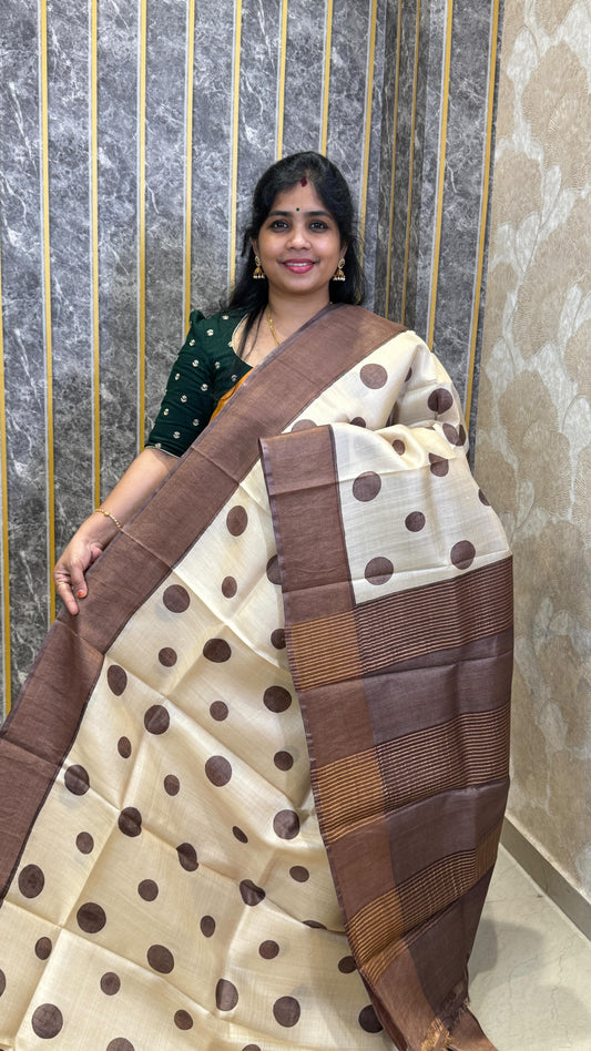 Comment “link” to get the direct 🔗 

Handloom Pure Tussar Silk Saree

✨ Book online through our web