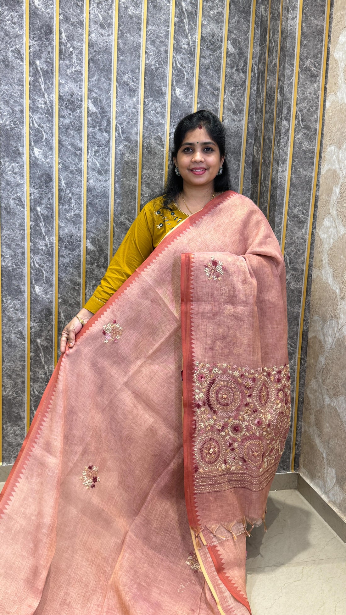 Comment “link” to get the direct 🔗 

Tissue linen Saree With French Knot Embroidery…

✨ Book online