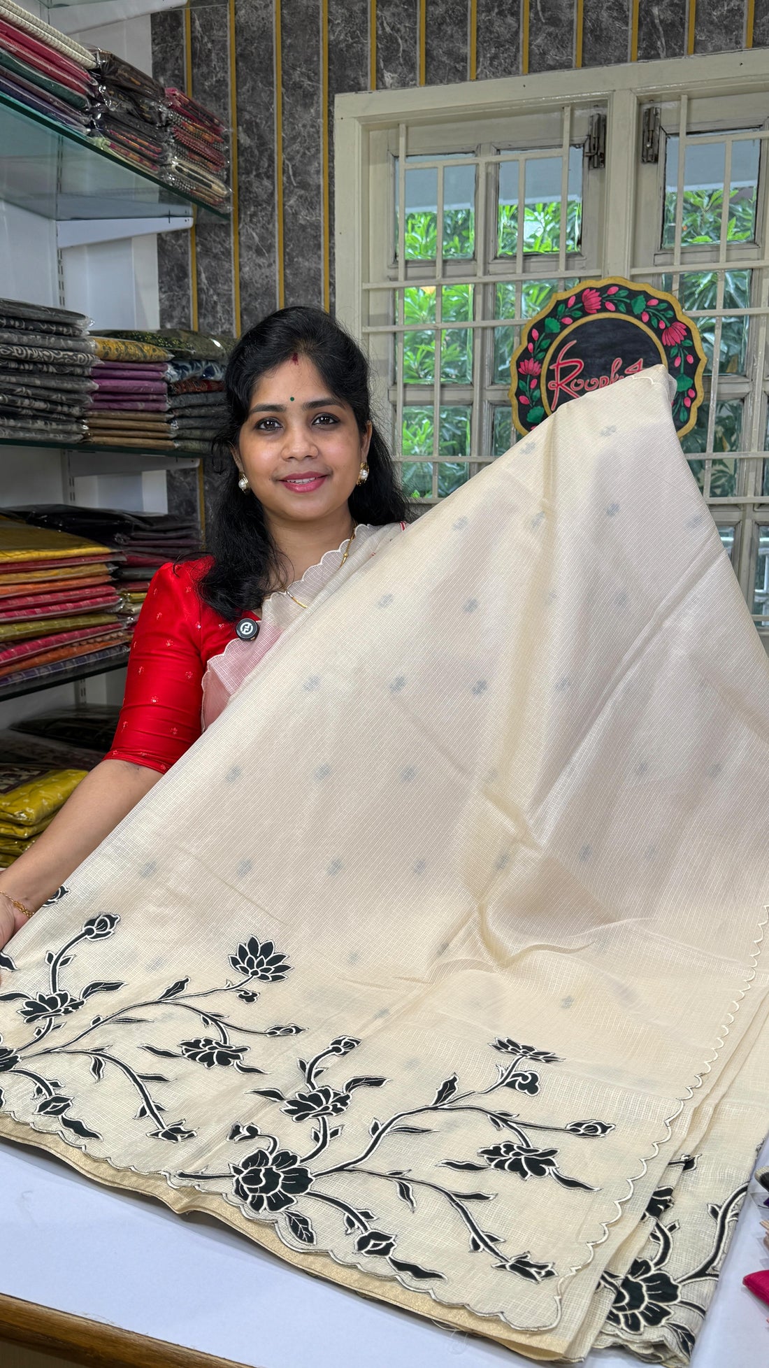 Comment “link” to get the direct 🔗 

Make a Statement with Our Signature Saree! 💥 

Kota silk appl