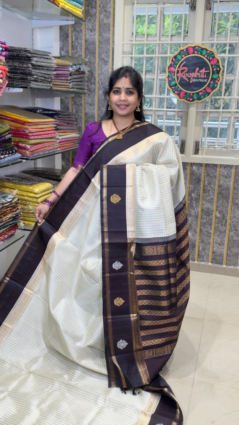 Pure Silk Cotton Saree Light up your festive look with our exclusive Pure Silk Cotton Saree Collecti
