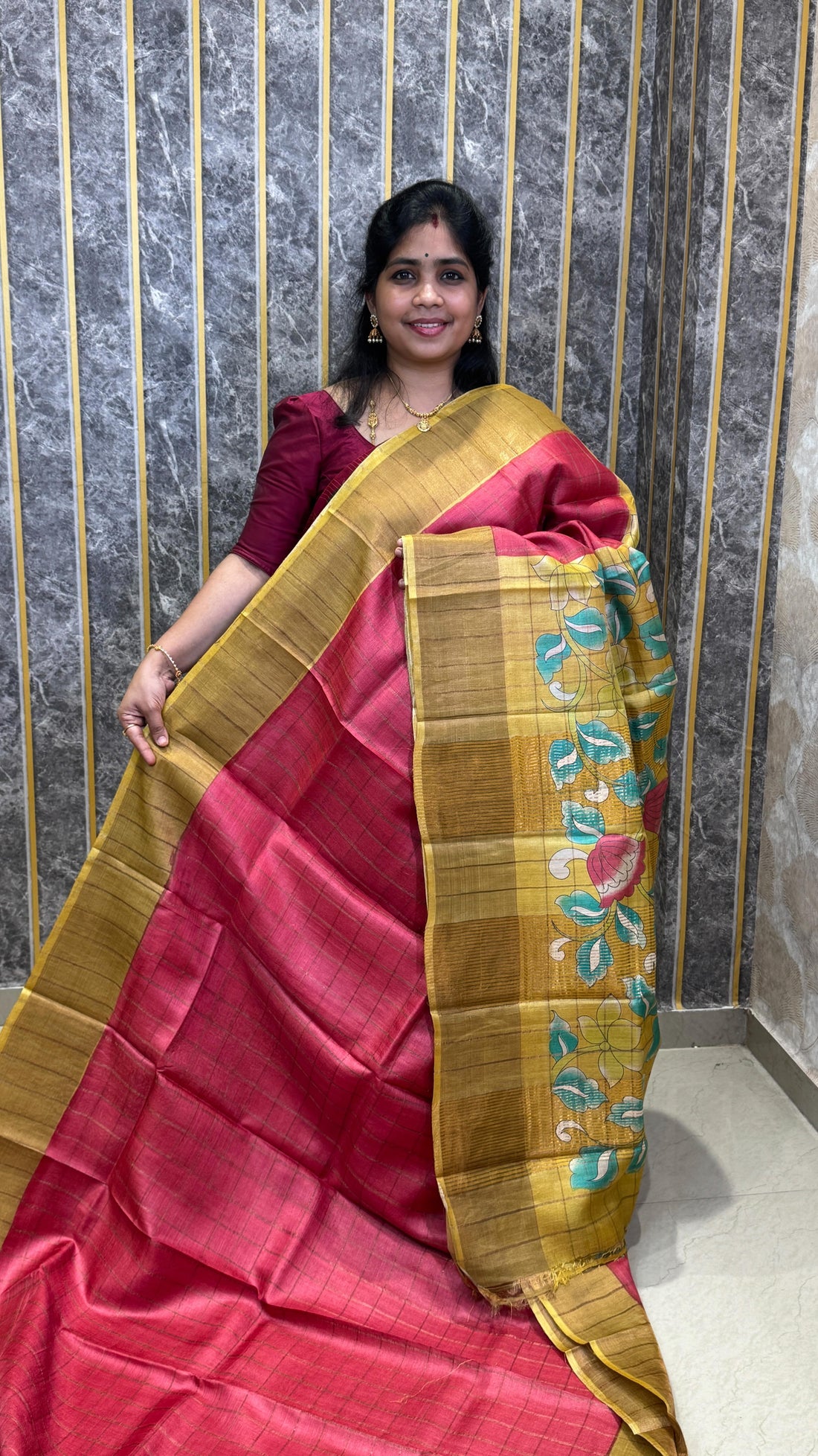 Comment “link” to get the direct 🔗 

Handloom Pure Tussar Silk Saree

✨ Book online through our web