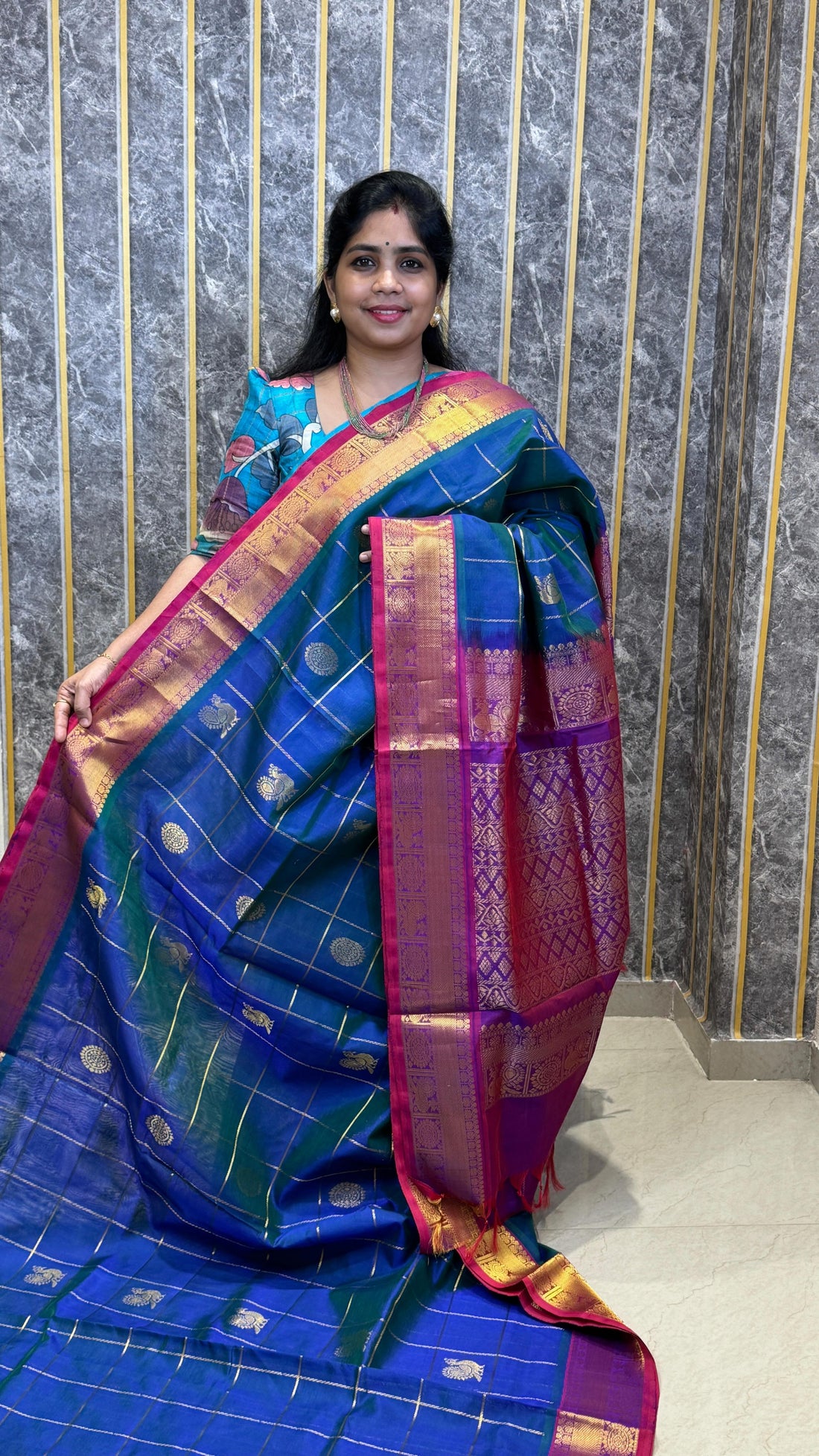 Comment ”Price”to get the direct purchase 🔗

Pure Silk Cotton Saree Light up your festive look with