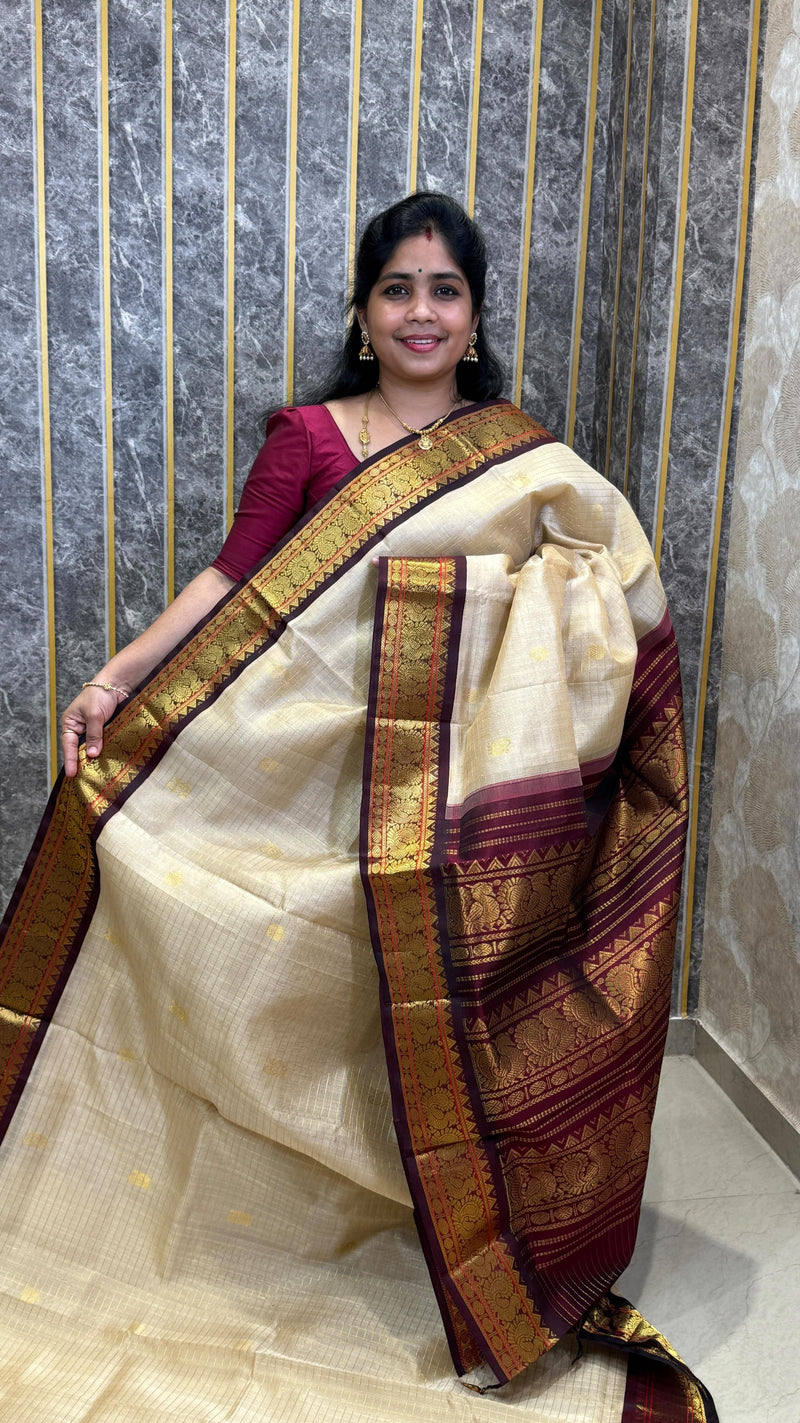 Comment ”Price”to get the direct purchase 🔗

Pure Silk Cotton Saree Light up your festive look with