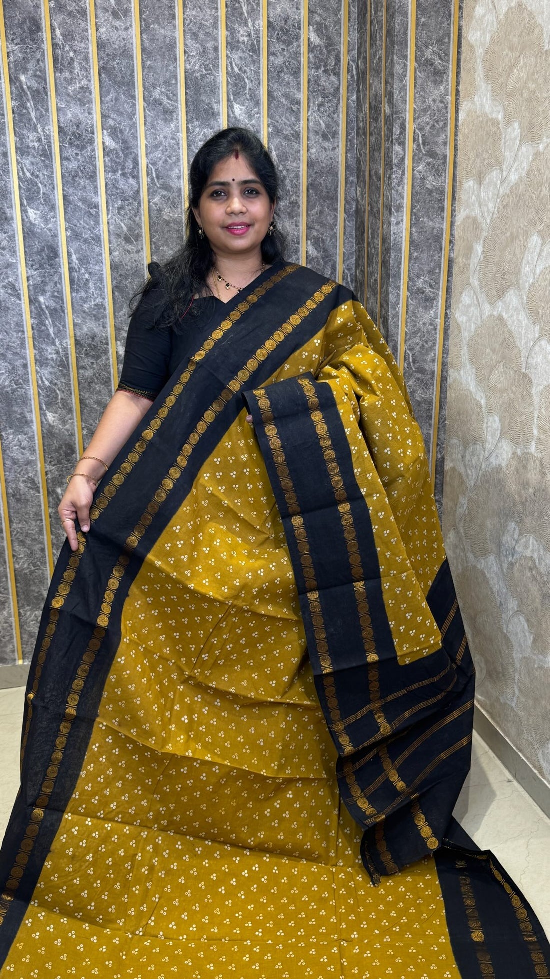 Comment ”Price”to get the direct purchase 🔗

Handloom Sungudi Cotton Saree

✨ Book online through o