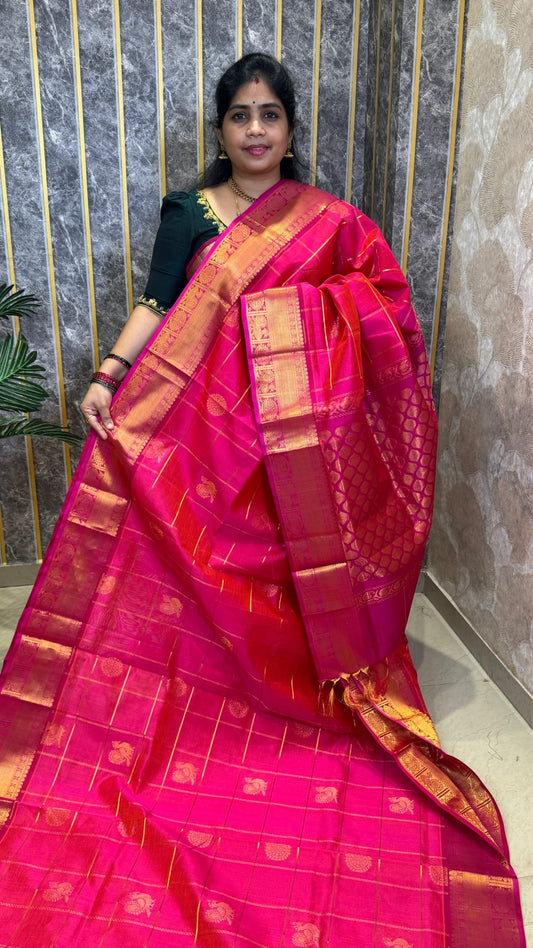 Varalakshmi Nombu Special ✨

Comment ”Price”to get the direct purchase 🔗

Pure Silk Cotton Saree Li