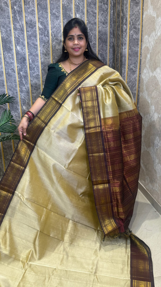 Varalakshmi Nombu Special ✨

Pure Silk Cotton Saree Light up your festive look with our exclusive Pu