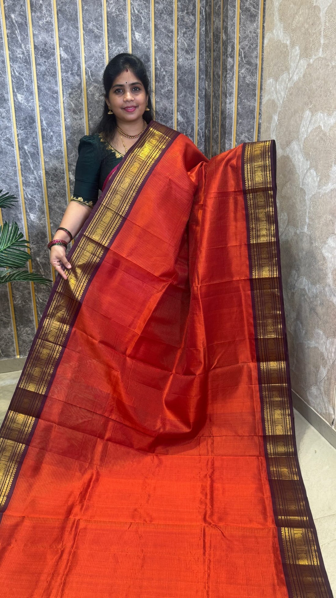 Varalakshmi Nombu Special ✨

Comment ”Price”to get the direct purchase 🔗

Pure Silk Cotton Saree Li