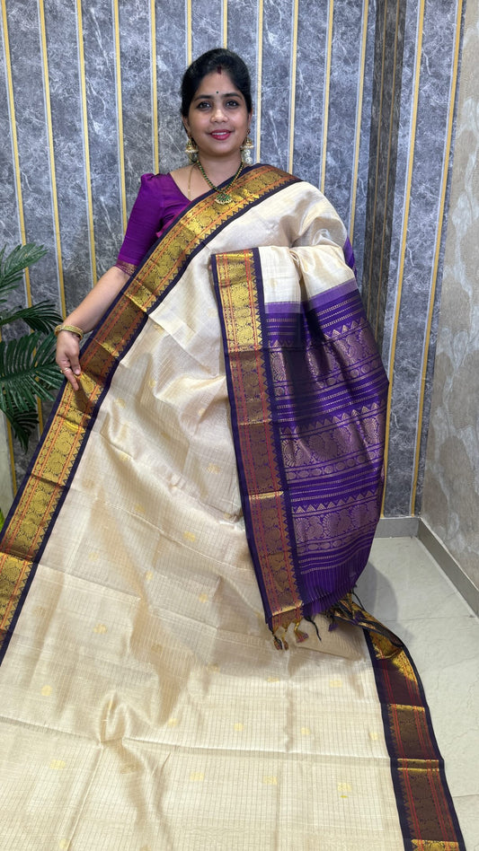 Festive Collection ✨

Comment ”Price”to get the direct purchase 🔗

Pure Silk Cotton Saree Light up