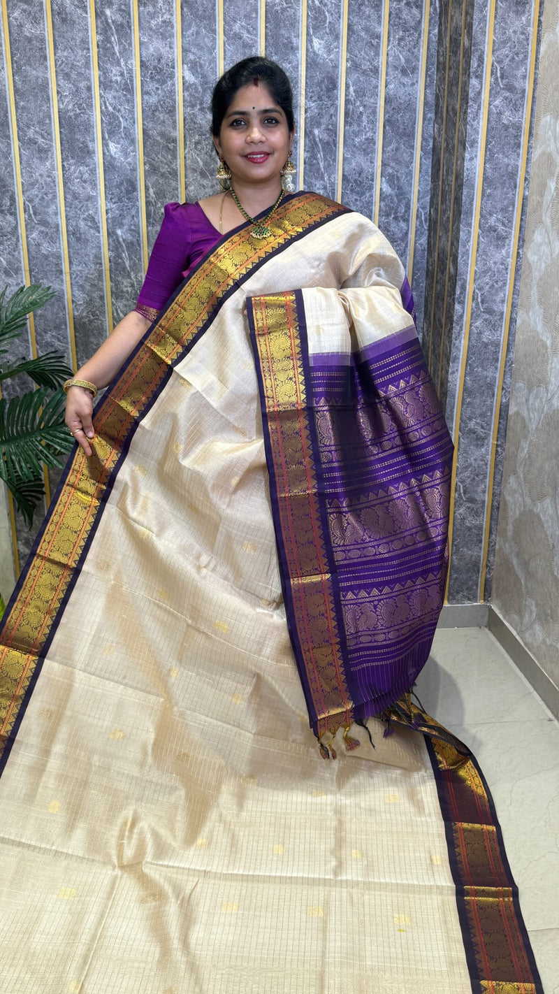 Festive Collection ✨

Comment ”Price”to get the direct purchase 🔗

Pure Silk Cotton Saree Light up