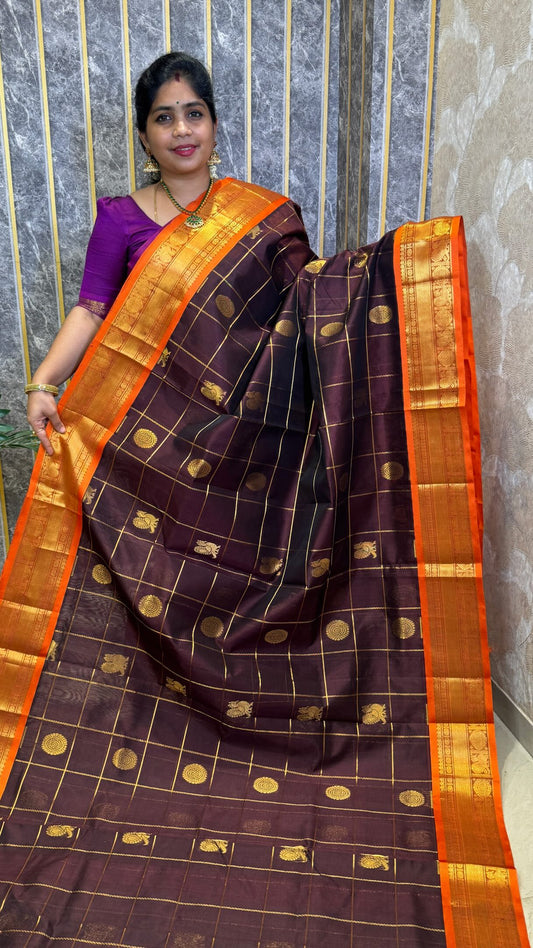 Festive Collection ✨

Comment ”Price”to get the direct purchase 🔗

Pure Silk Cotton Saree Light up