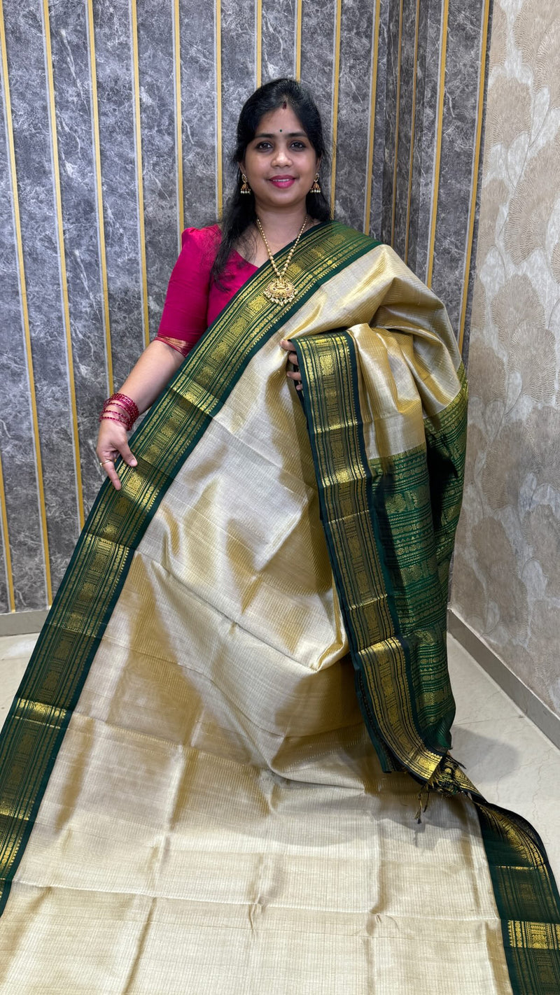 Back in Stock ✨

Comment ”Price”to get the direct purchase 🔗

Pure Silk Cotton Saree Light up your
