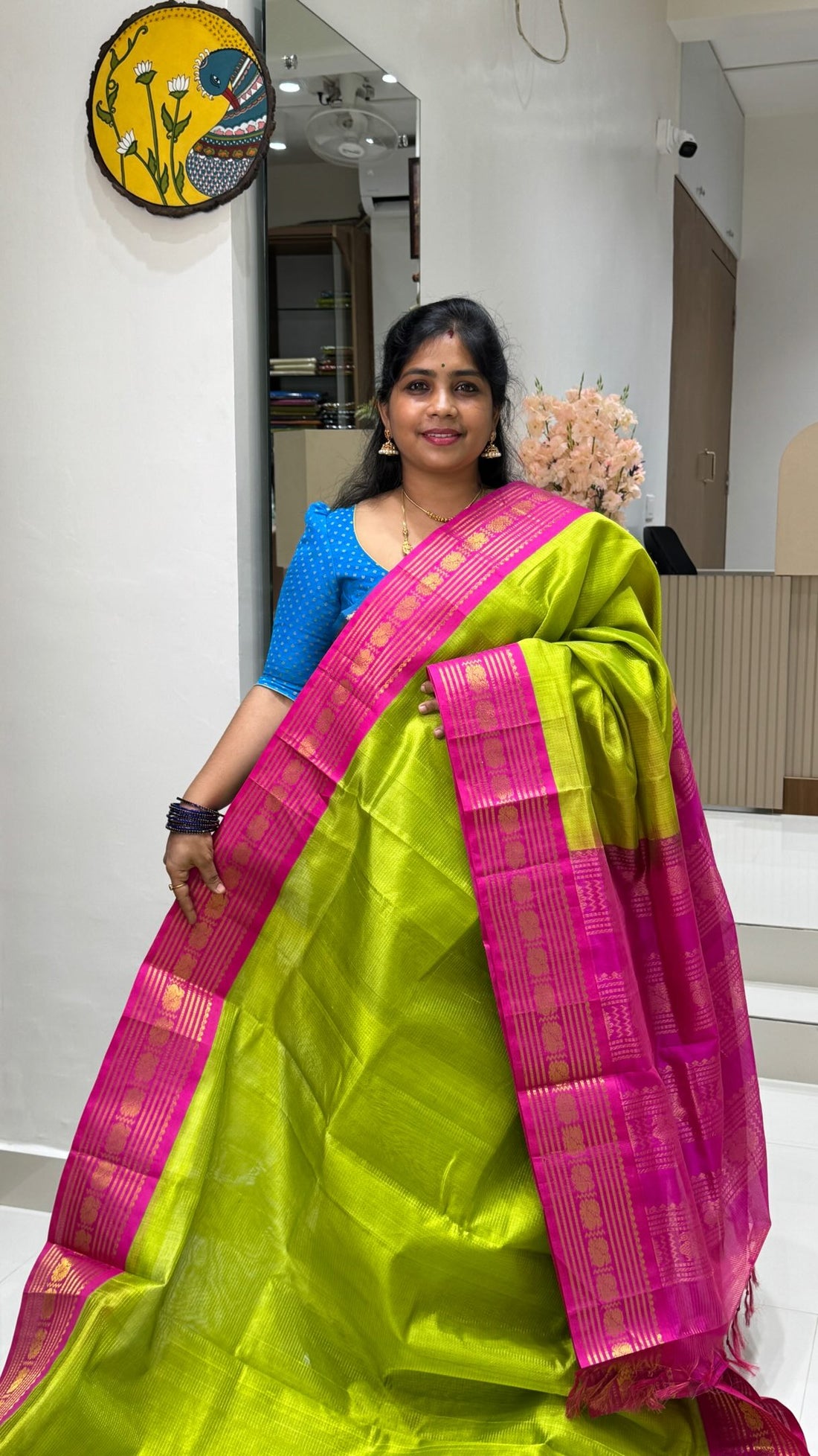 Comment ”Price”to get the direct purchase 🔗

Pure Silk Cotton Saree Light up your festive look with