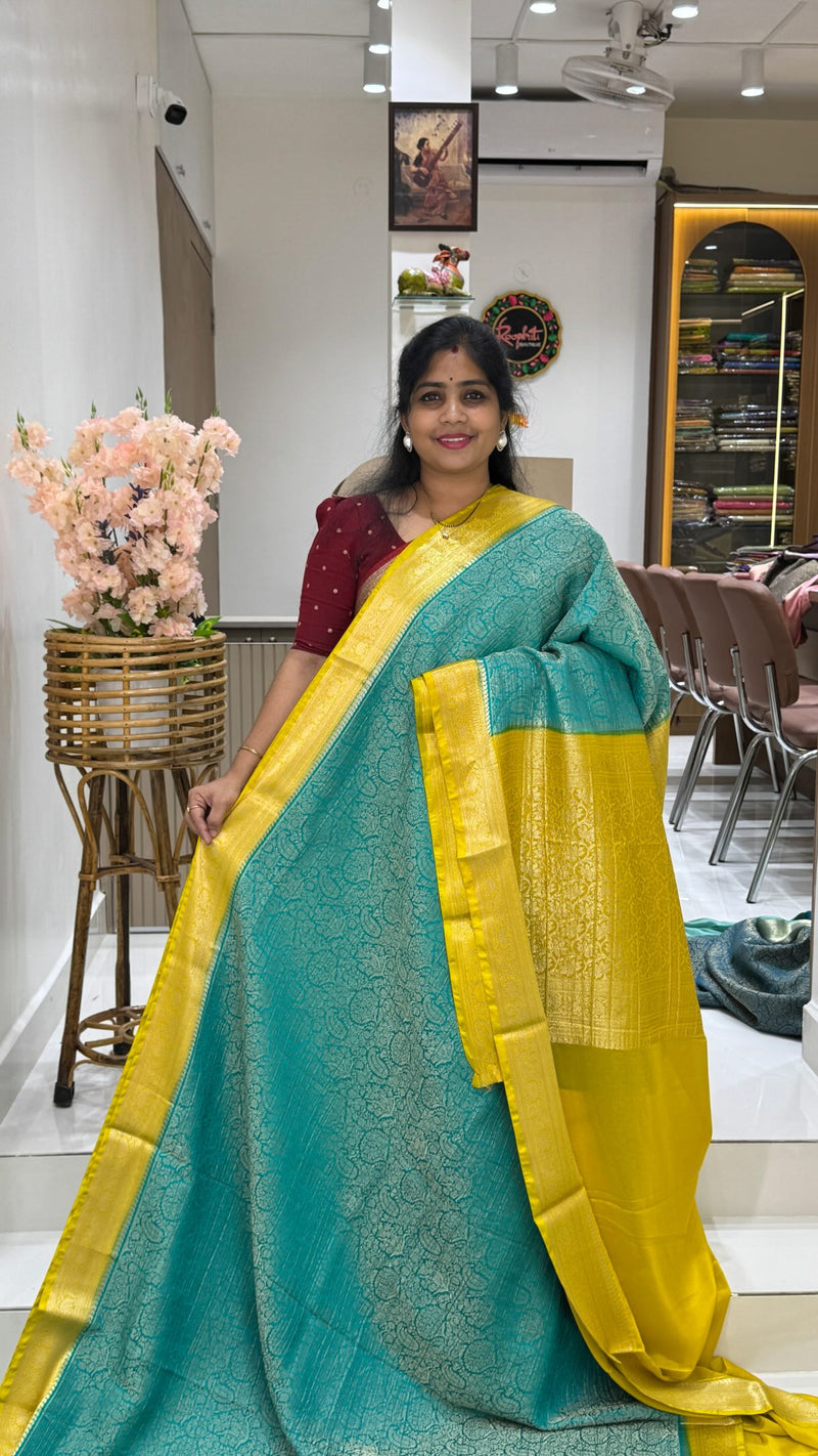Comment ”link” to get the direct purchase 🔗

Banarasi Wrinkle Crepe Saree

✨ Book online through ou