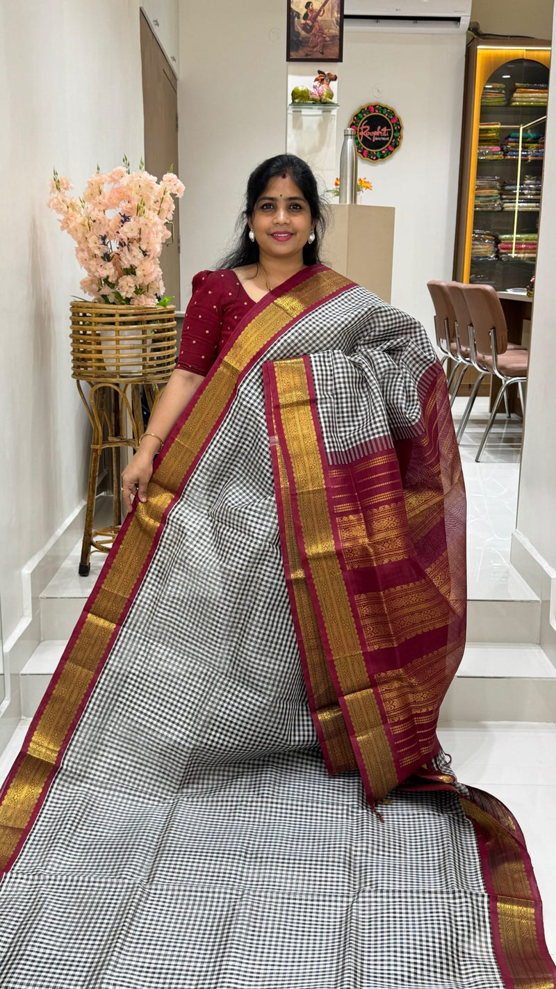 Comment ”Price”to get the direct purchase 🔗

Pure Silk Cotton Saree Light up your festive look with