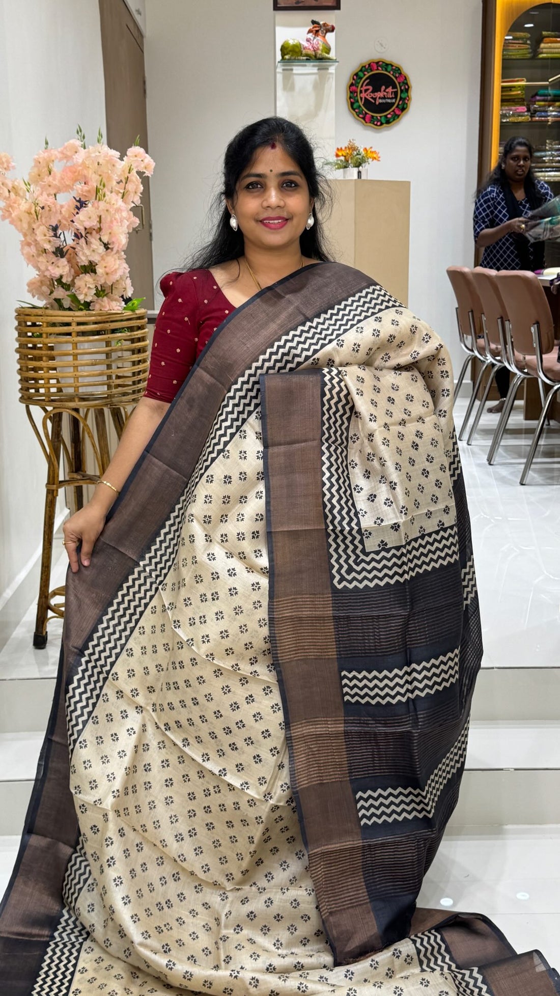 Comment ”Price”to get the direct purchase link 

Handloom Pure Tussar Silk Saree

✨ Book online thro