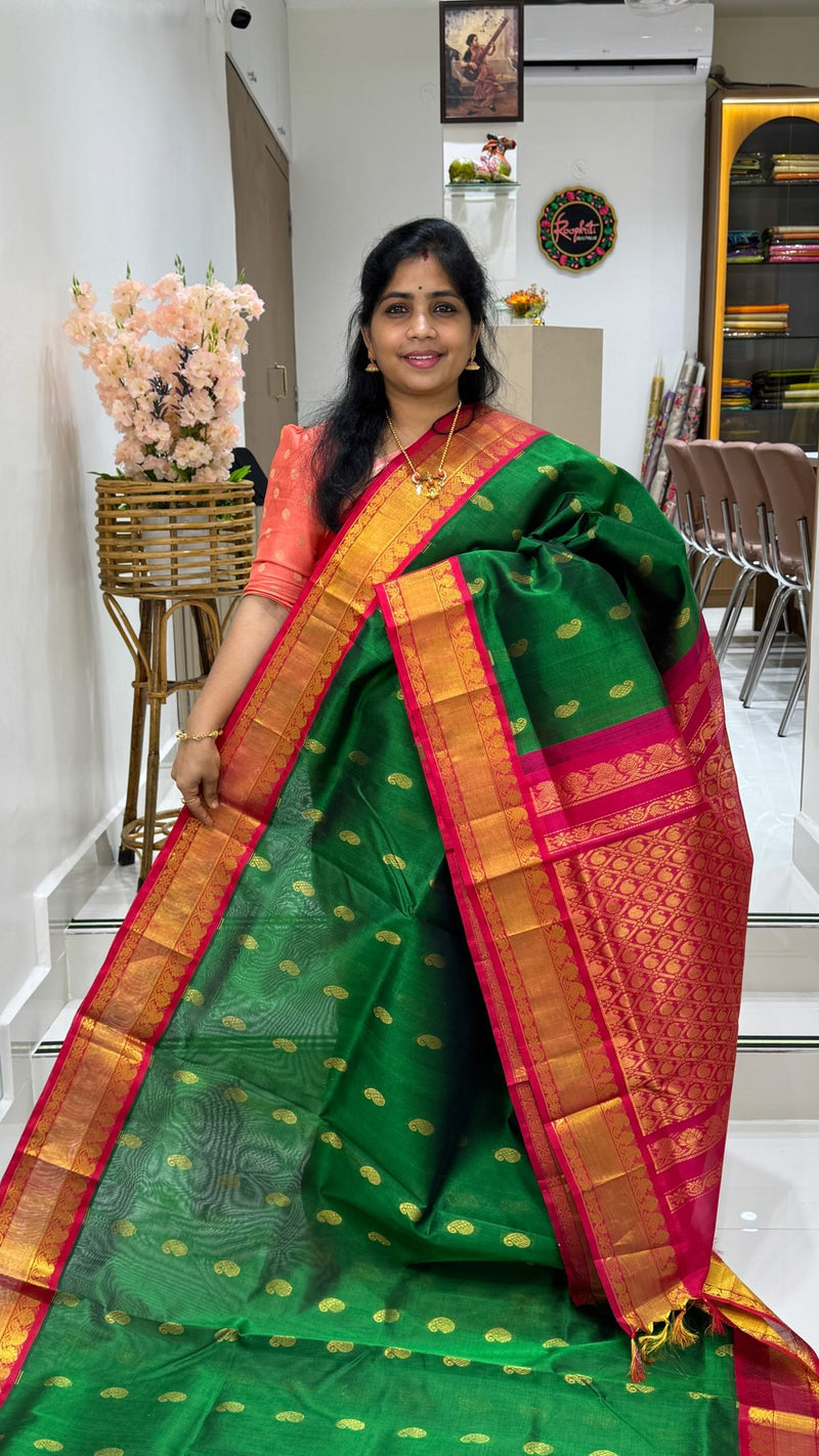 Comment ”Price”to get the direct purchase 🔗

Pure Silk Cotton Saree Light up your festive look with