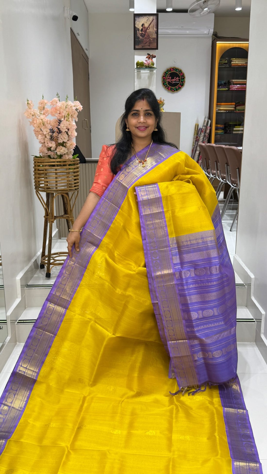Comment ”Price”to get the direct purchase 🔗

Pure Silk Cotton Saree Light up your festive look with