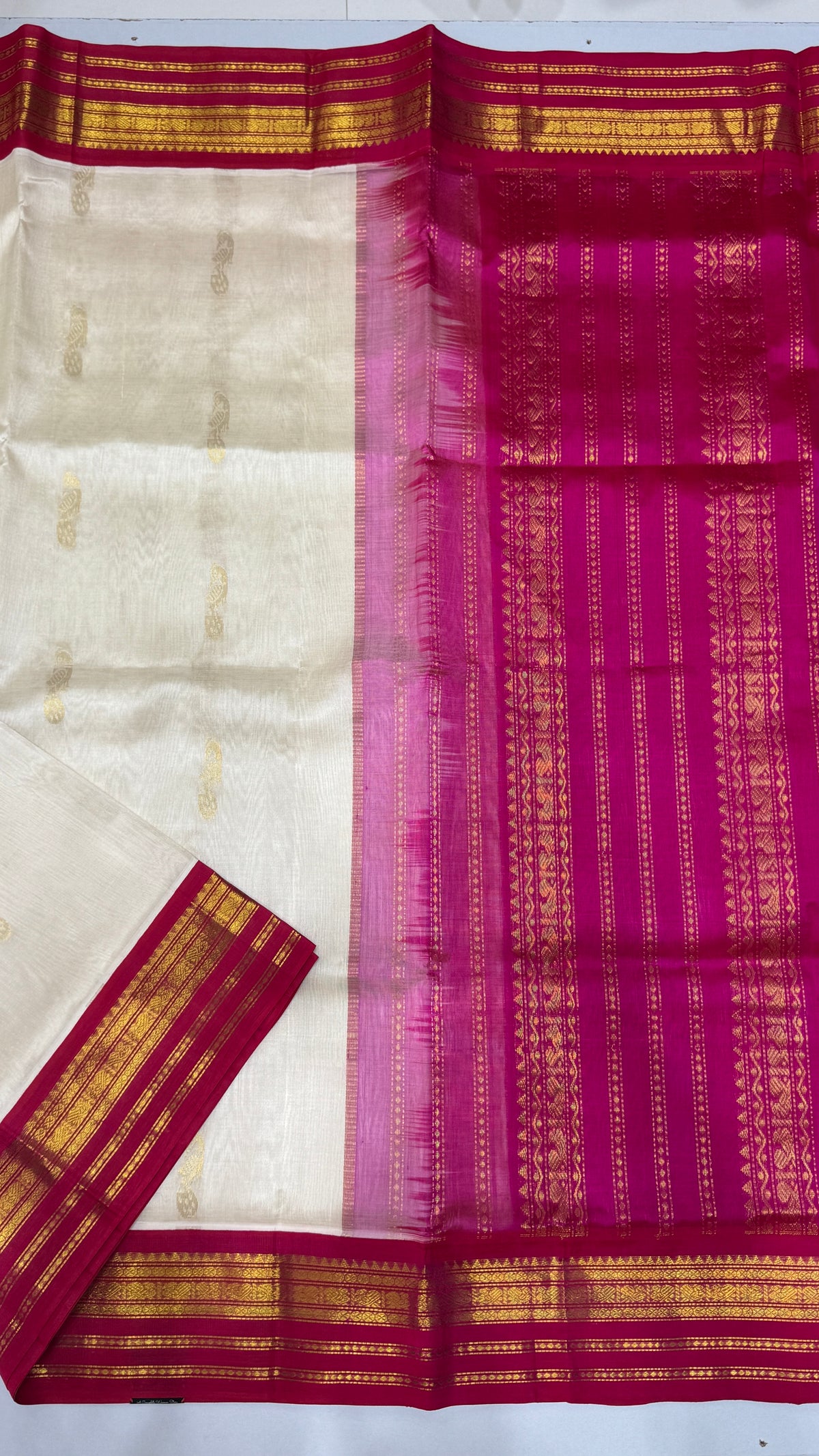 Butta Pure Silk Cotton Saree with Korvai Border