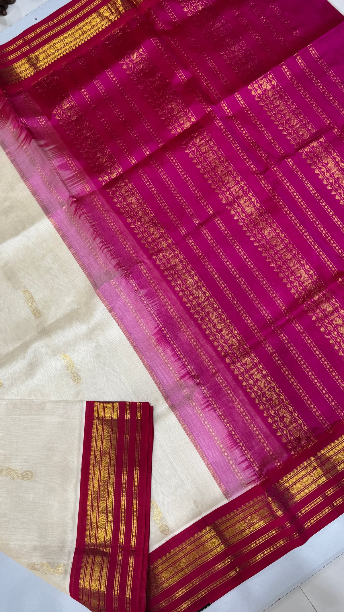Butta Pure Silk Cotton Saree with Korvai Border