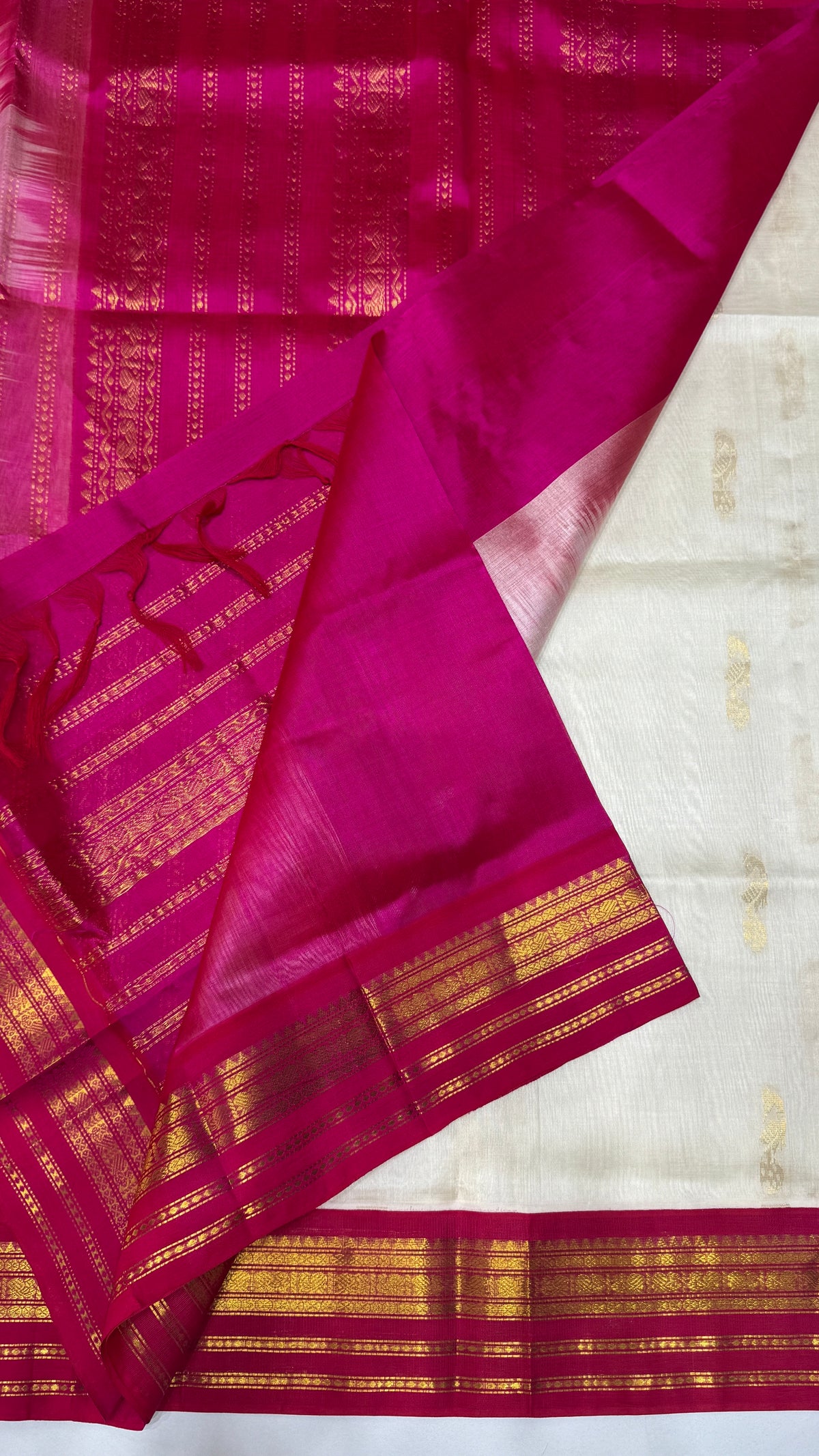 Butta Pure Silk Cotton Saree with Korvai Border