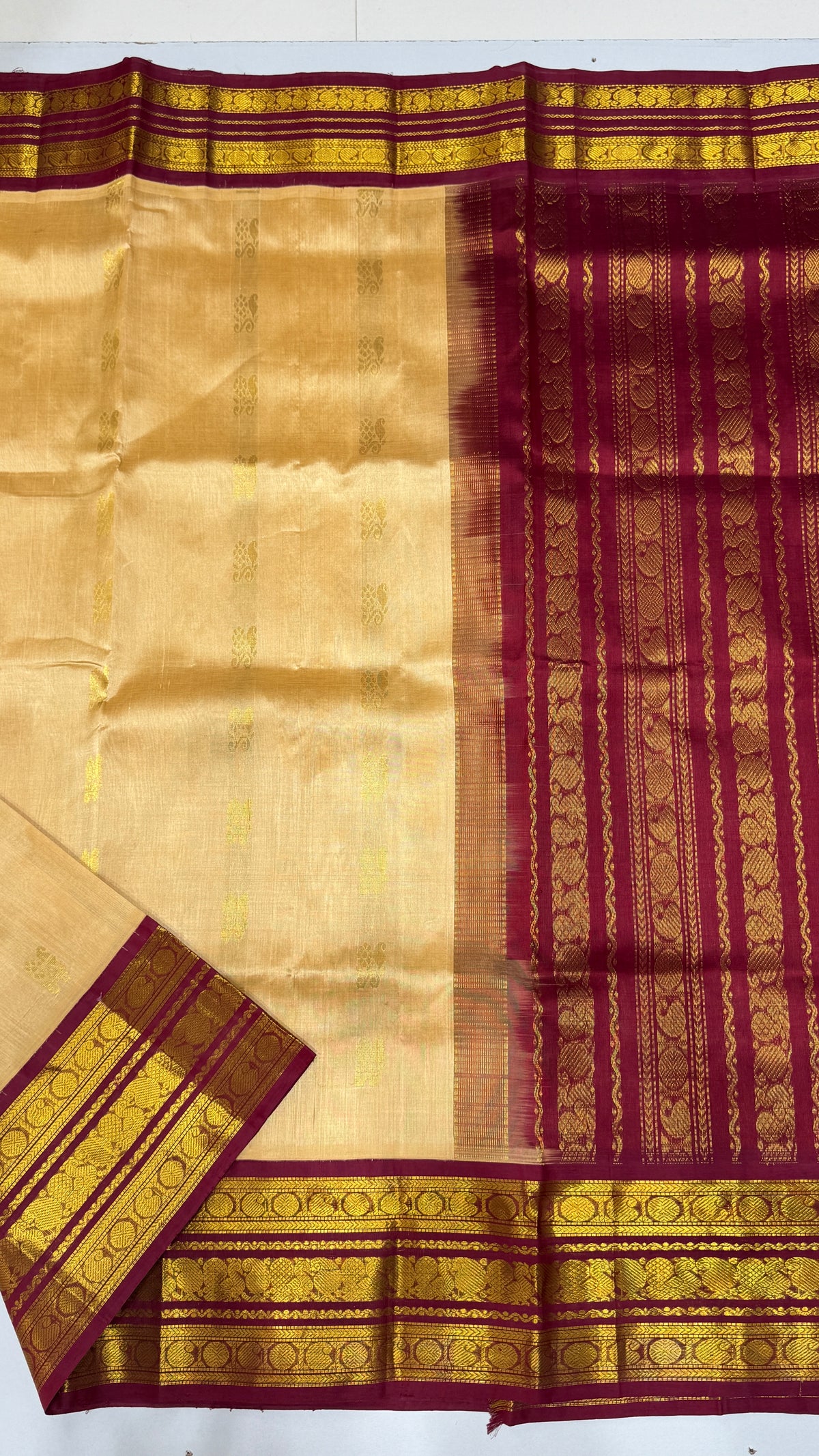 Butta Pure Silk Cotton Saree with Korvai Border