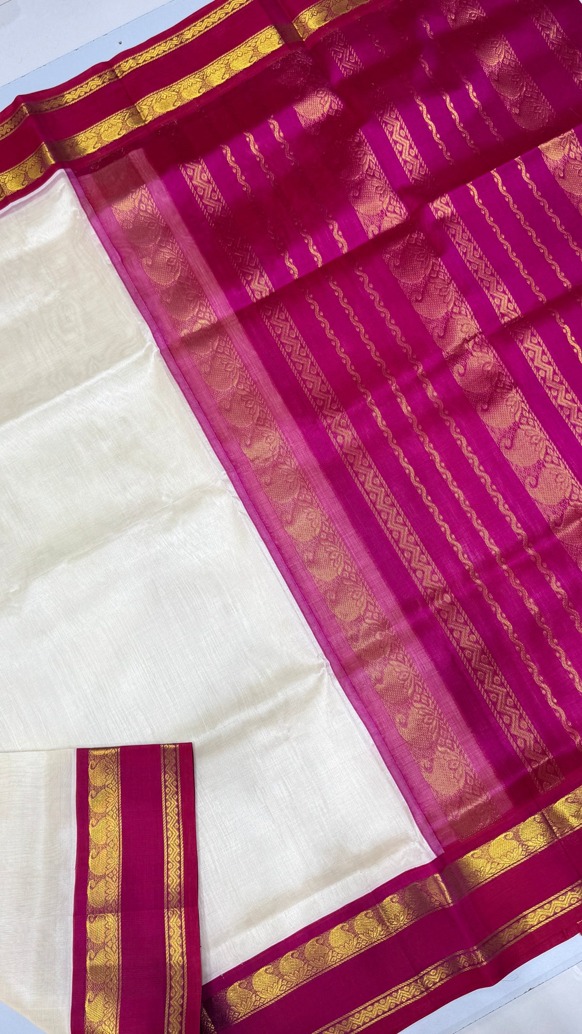 Plain Pure Silk Cotton Saree with Korvai Border