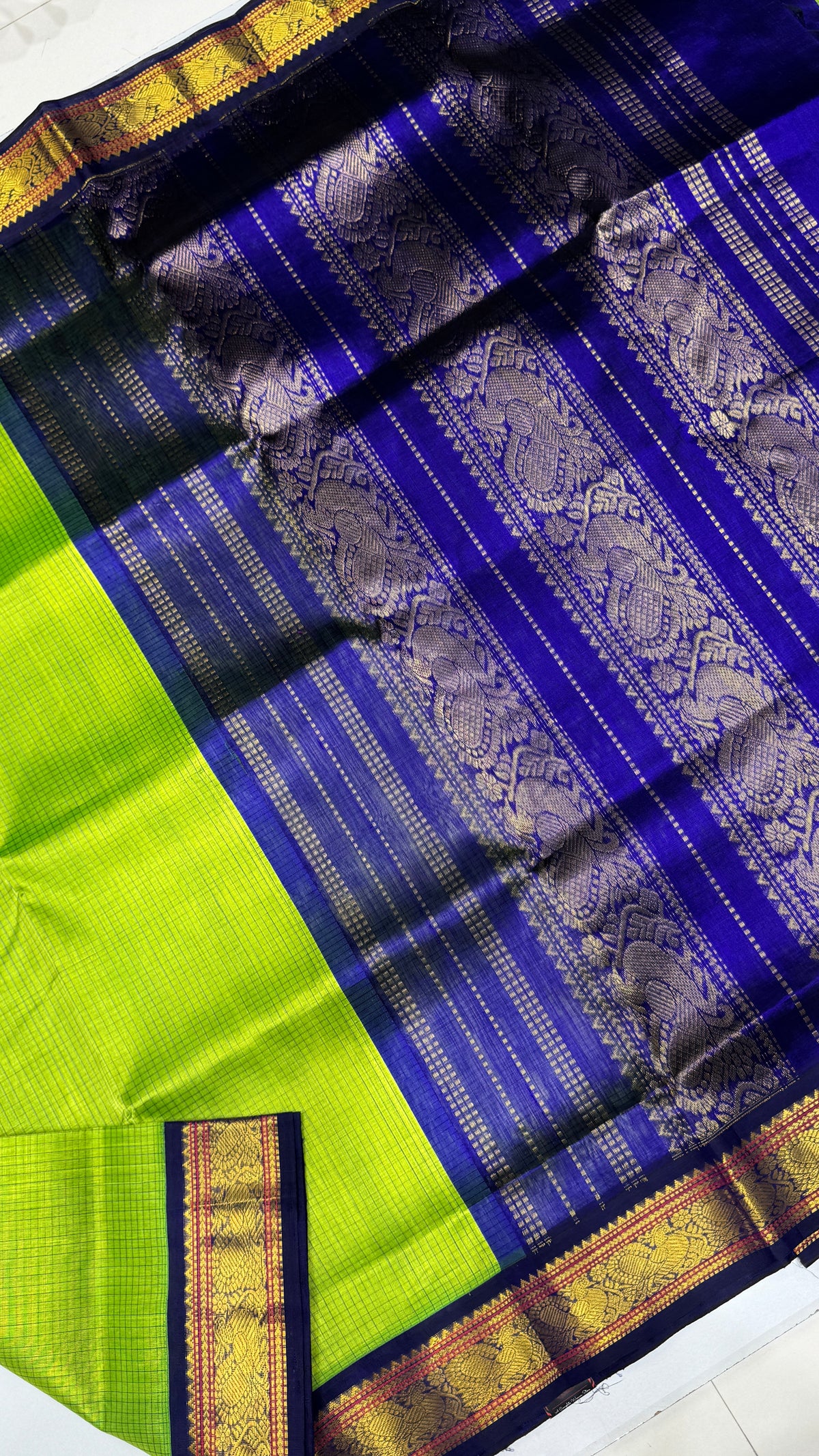 Checks Pure Silk Cotton Saree with Korvai Border