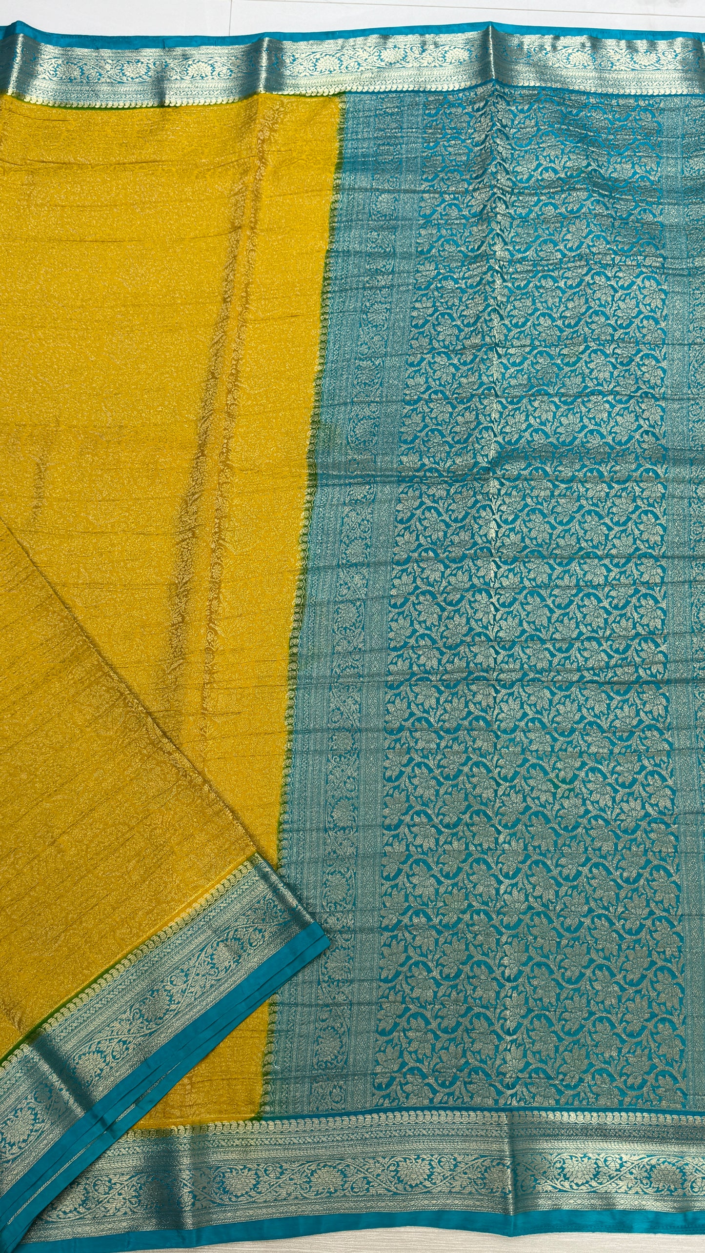 Banaras Wrinkle Geogrette Saree