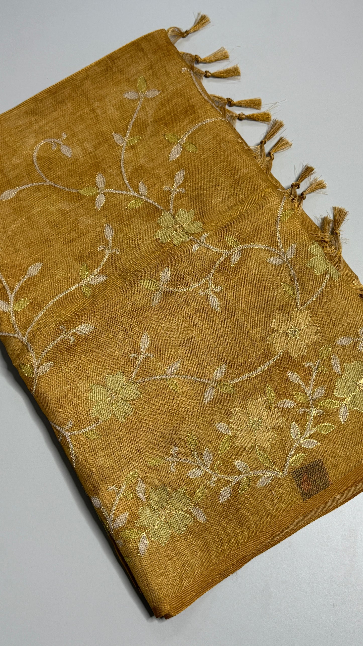 Tissue linen Saree with Pitta Work Embroidery Saree
