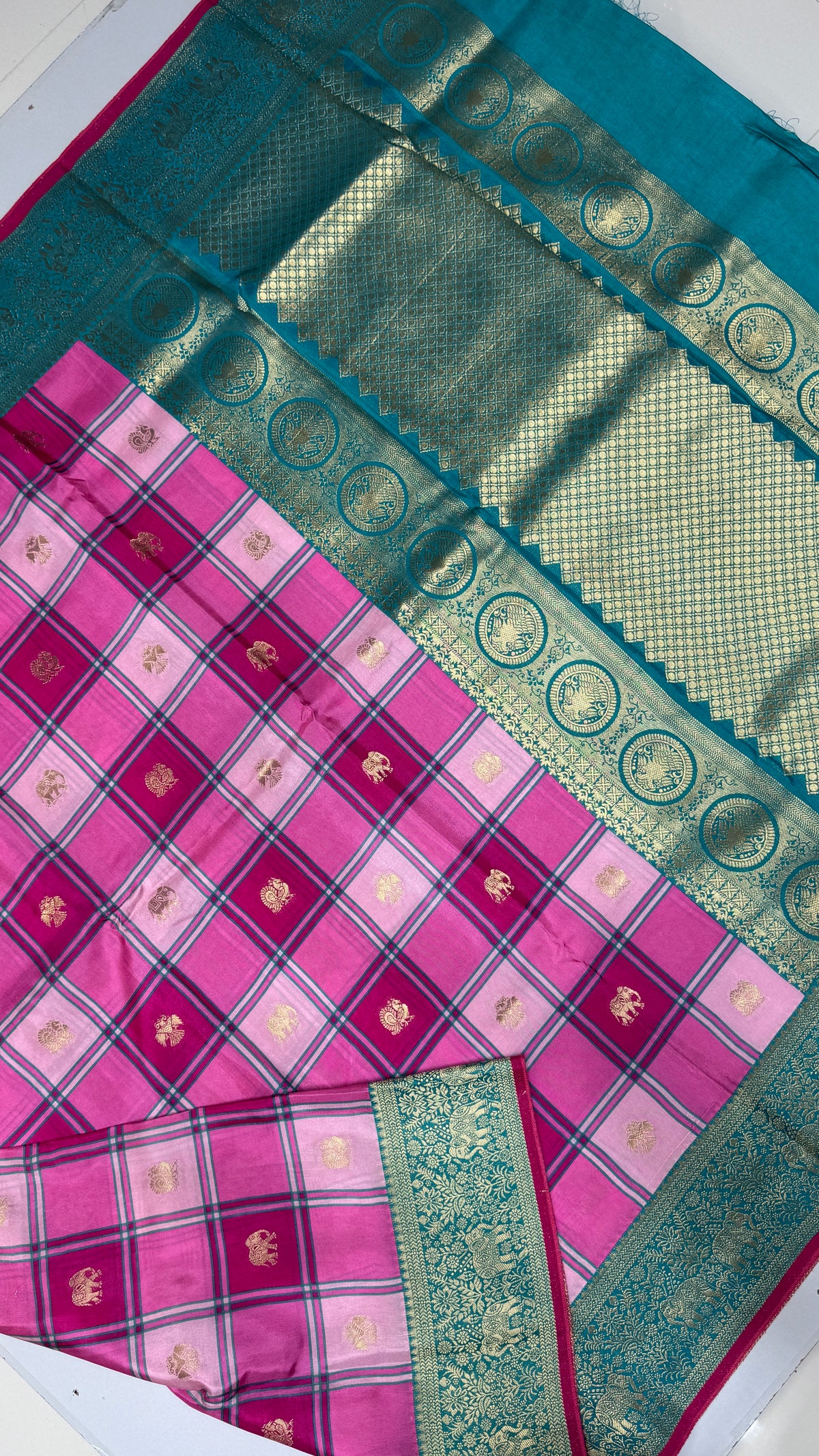 Checks Viscose Crepe Saree