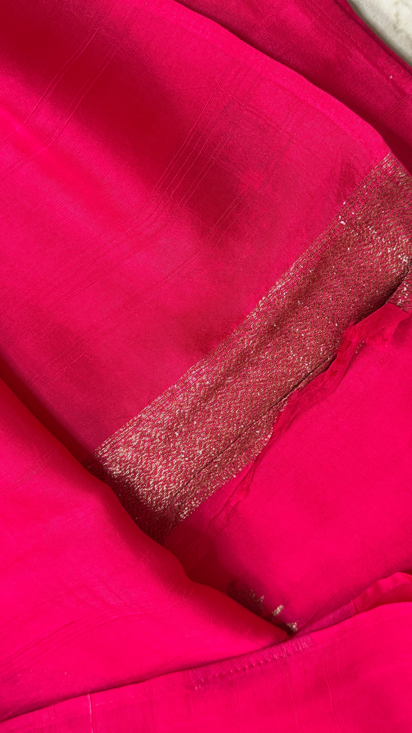 Borderless Semi Raw Silk Saree