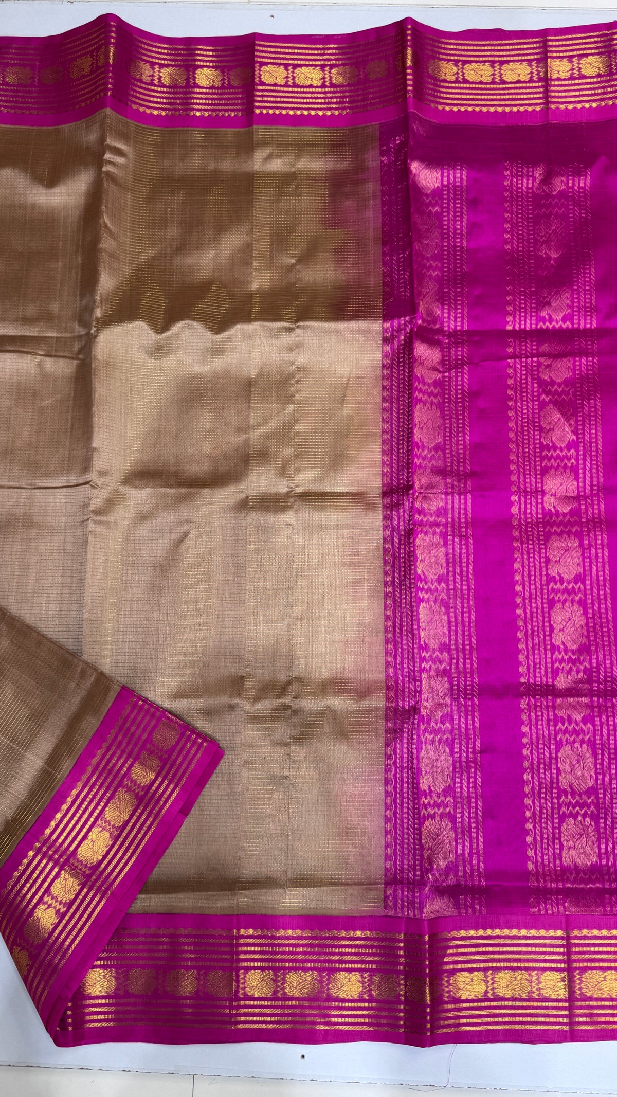 Vairoosi Pure Silk Cotton Saree with Korvai Border