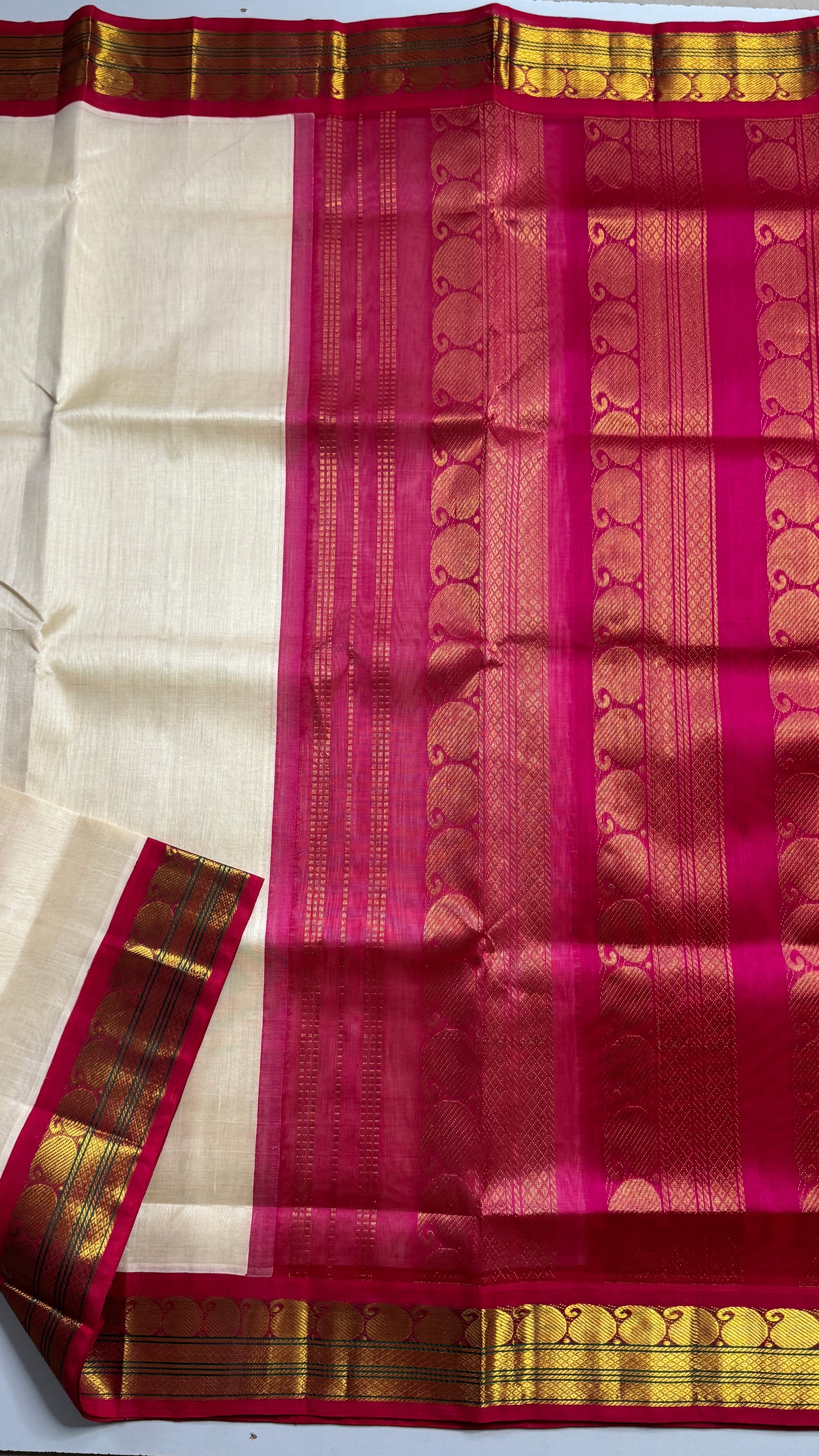 Plain Pure Silk Cotton Saree with Korvai Border