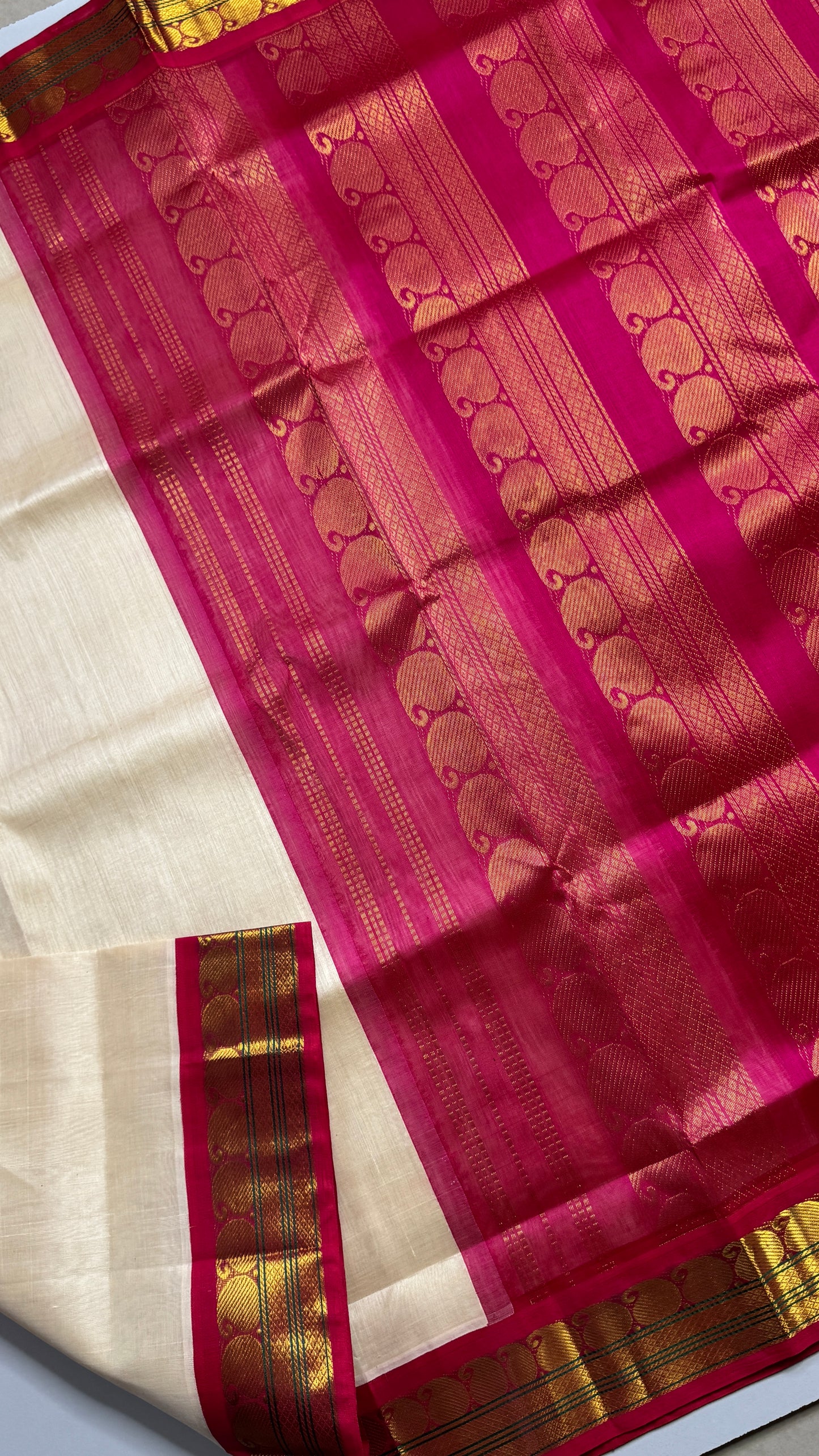 Plain Pure Silk Cotton Saree with Korvai Border