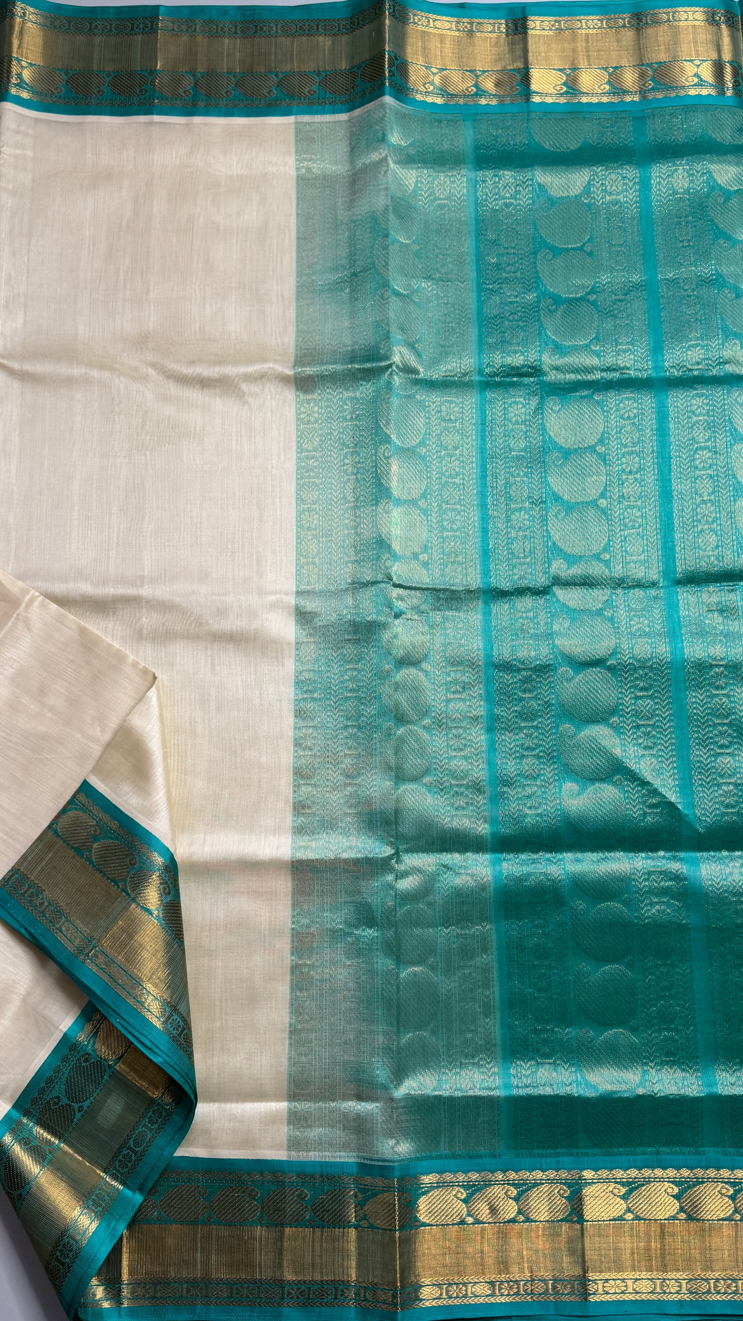 Plain Pure Silk Cotton Saree with Korvai Border