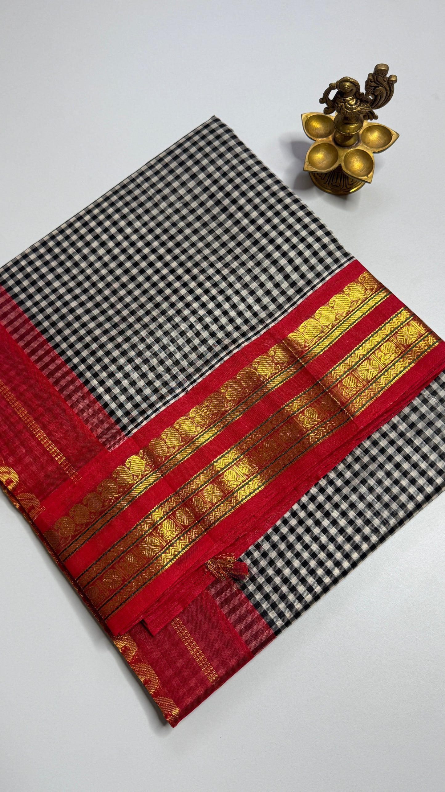 Checks Pure Silk Cotton Saree with Korvai Border