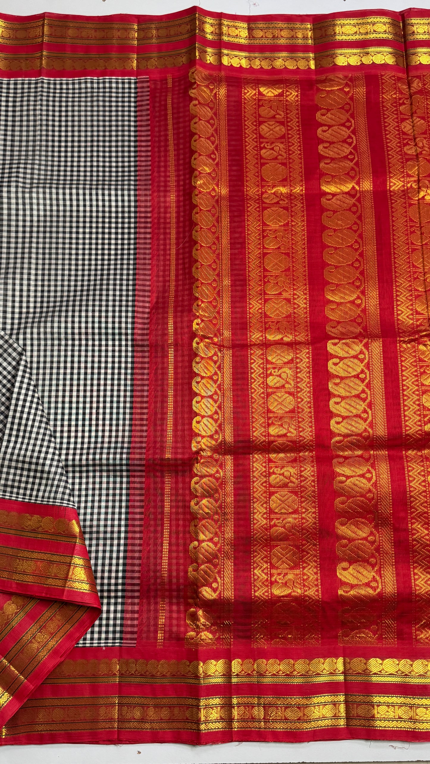 Checks Pure Silk Cotton Saree with Korvai Border