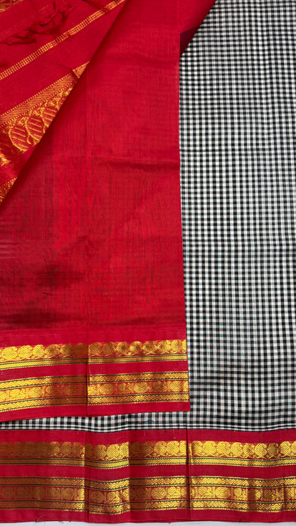 Checks Pure Silk Cotton Saree with Korvai Border