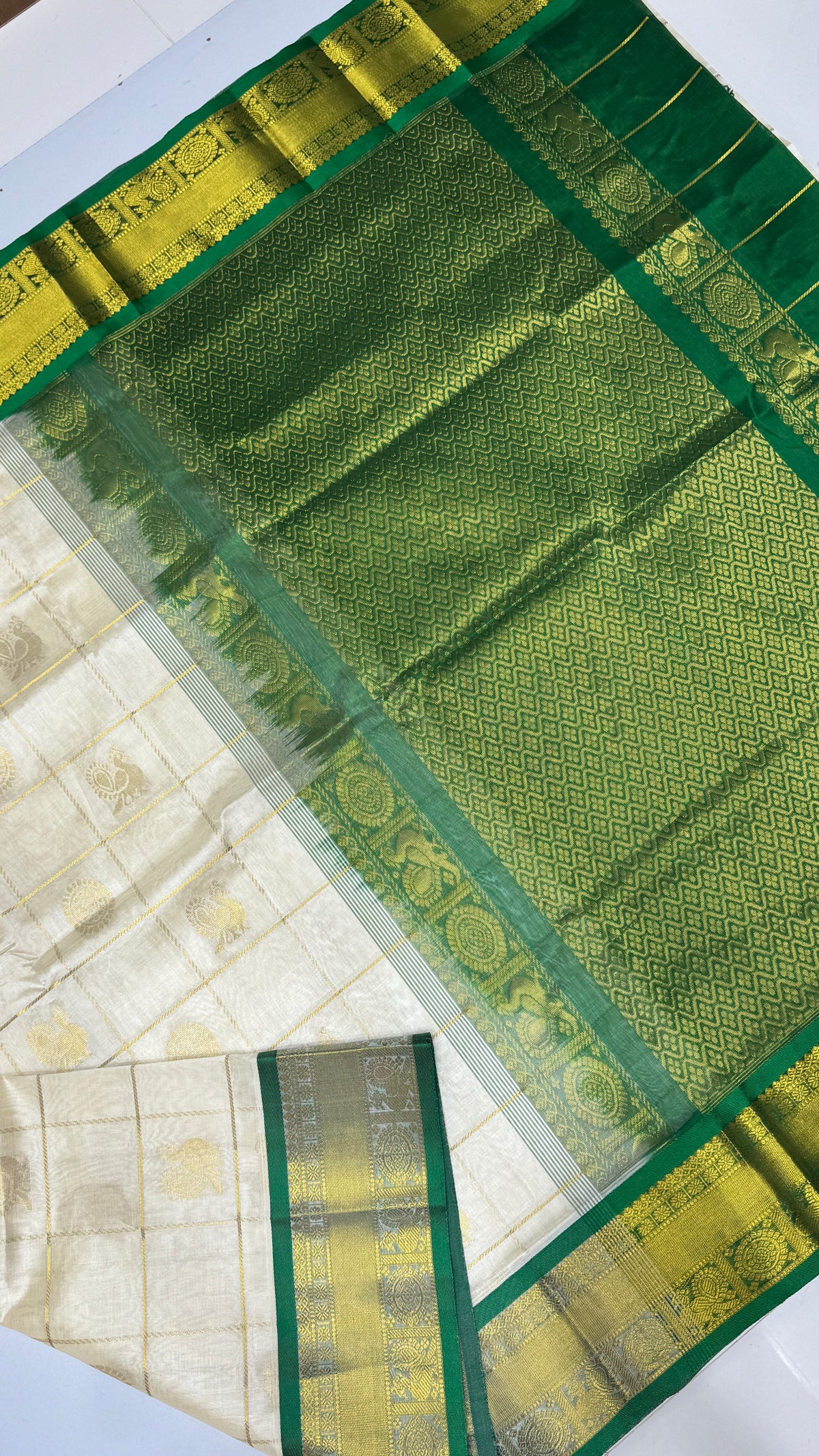 Mayil & Chakram Butta Pure Silk Cotton Saree