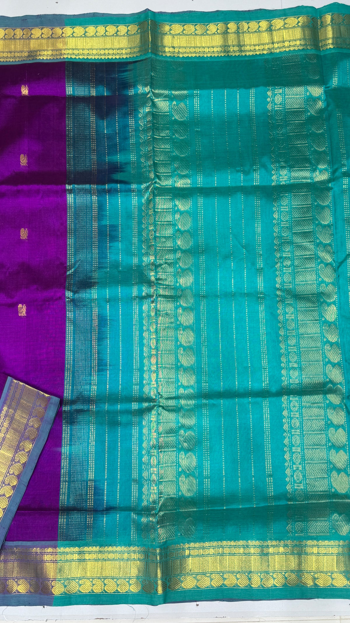 Butta Pure Silk Cotton Saree with non Korvai Border