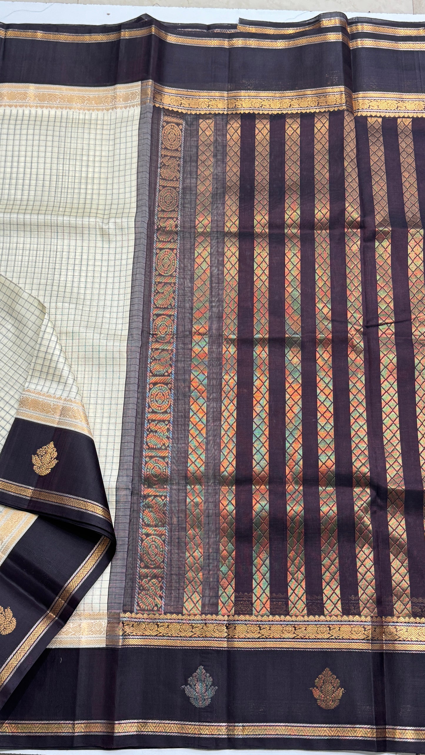 Pure Silk Cotton Saree with Thread Checks